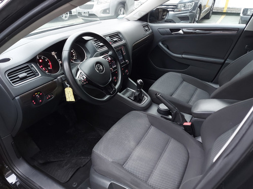 Imagen 9 de 19 de Volkswagen Vento Advanced Plus 2.5 Manual