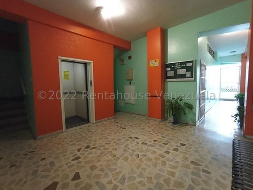 Imagen 3 de 29 de Apartamento En Venta Zona Centro Maracay 23-19616 Hc
