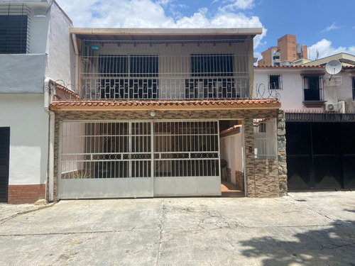 Sky Group, Vende Casa En La Urb. Sabana Larga. Valencia. Jose R Armas. Elc-006