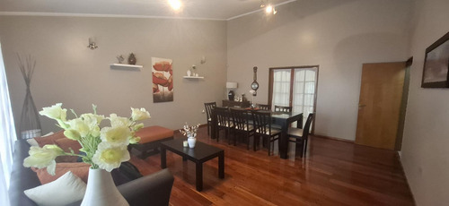 Venta Señora Casa En Urca Apta Credito! 4d 4b Quincho Y Piscina