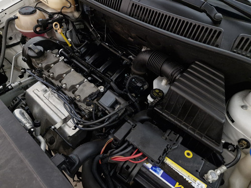 Volkswagen Fox 1.6 MSI TOTAL FLEX CONNECT 4P MANUAL