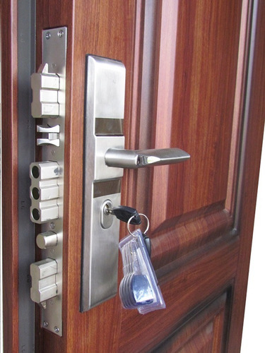 Imagen 1 de 9 de Puerta De Seguridad Multianclaje Antibarreta Muy Segura