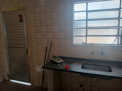 Duas Casas À Venda Ótima Localização Na Penha!