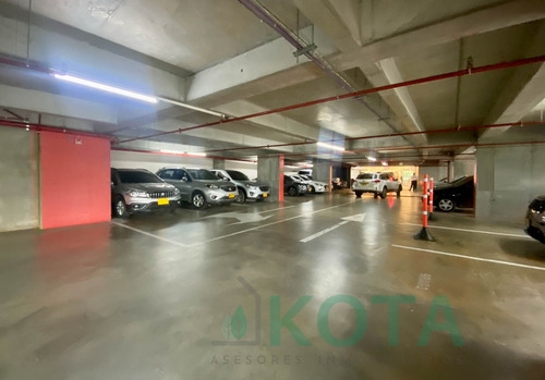 Imagen 18 de 29 de Oficina En Venta En La Milla De Oro El Poblado