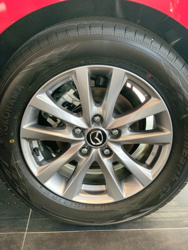 Imagen 12 de 15 de Mazda 3 Hibrido Touring Rojo Diamante