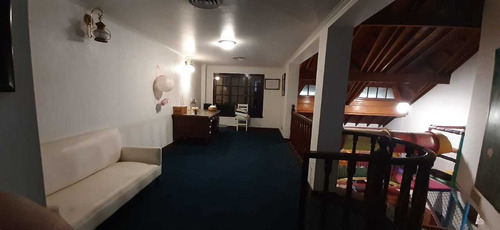 Imagen 6 de 14 de Venta De Chalet 5 Ambientes En Dos Plantas Con Piscina