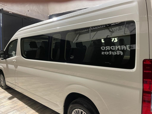 Imagen 16 de 16 de Toyota Hiace Commuter Gl 2022
