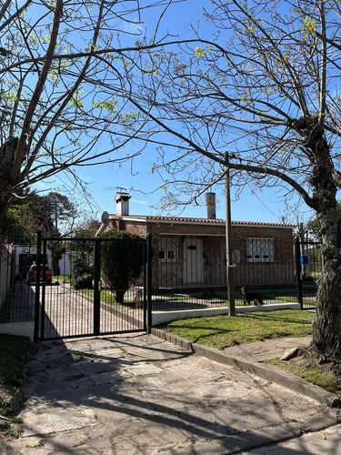 Dueña Vende Hermosa Casa 2 Dormitorios Con Piscina En Salinas Sur