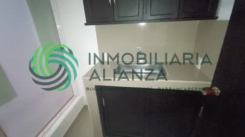 Oficina En Arriendo En Sector Comercial. Cod A13593