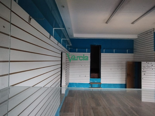 Imagen 3 de 3 de Local Comercial Centro 60 M2 Con Vidriera Y Baño - Montevideo Centro Montevideo