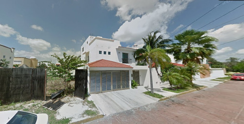 Casa En Remate Bancario En Punta Piedra, Cancún, Q. R. (60% Descuento, Excelente Plusvalía) ¡gran Oportunidad De Inversión! - Sk12