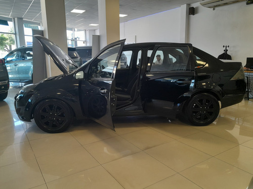 Imagen 14 de 15 de Ford Fiesta Max Max Ambiente Con Gnc Rp