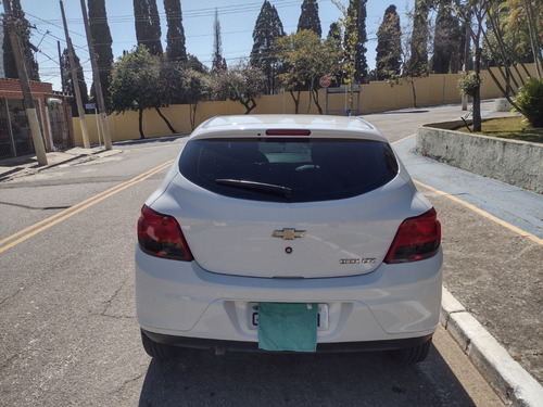 Imagem 4 de 10 de Chevrolet Onix Ltz 1.4 2016 Automático
