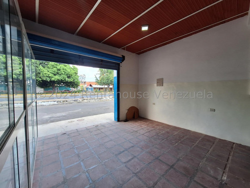 Local En Venta Paralela A La Av Constitucion, Con 121 Mt2 Disponible 24-22083 Irrr