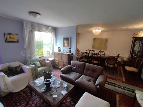 Apartamento En Venta. Urb. Colinas De Valle Arriba.
