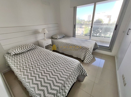 Encantador Departamento Con Parrillero Propio En Aidy Grill- Ref: 4057