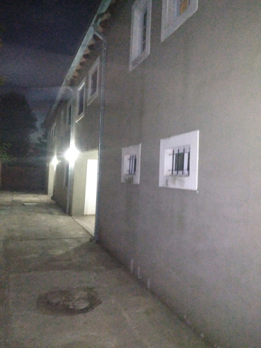 Vendo Complejo De 5 Duplex De 80m2 C/u A Estrenar Más Trreno