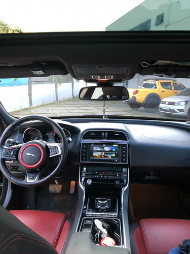 Jaguar Xe R Sport