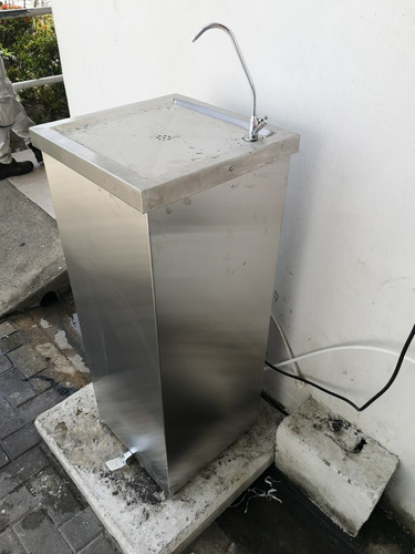Dispensador Fuente De Agua Fria Filtrada Accionada Por Pedal