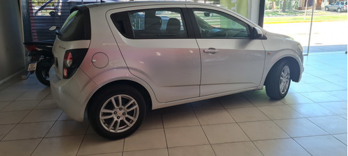 Imagen 3 de 15 de Chevrolet Sonic 2014 1.6 Lt Mx 5 P
