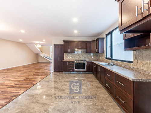 Casa En Venta En Colonia Santa Rosa De Jauregui, Querétaro, Querétaro