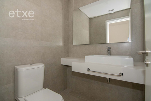 Apartamento En Venta De 2 Dormitorios En Carrasco Norte