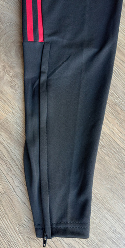 Pantalón adidas Manchester United Travel - Talle S Impecable (Usado)