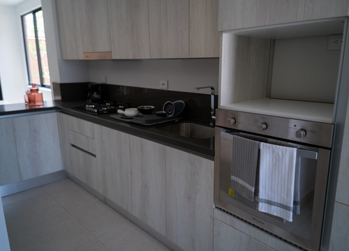 Casa (via Cerritos) Excelente Ubicacion