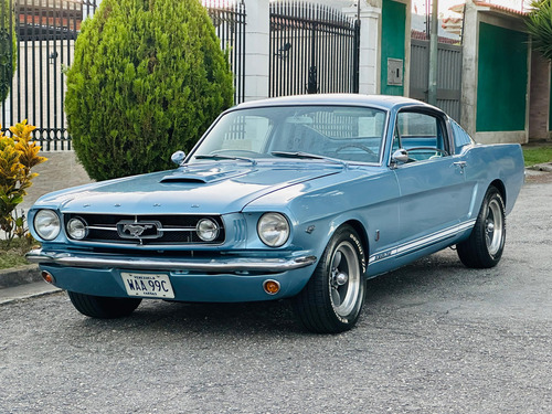 Ford Mustang Fast Back