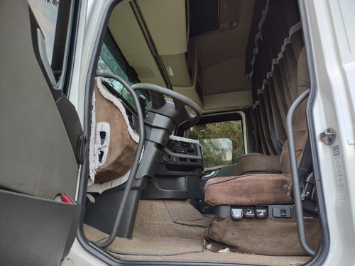 Imagem 5 de 9 de Fh-500 Globetrotter 6x2
