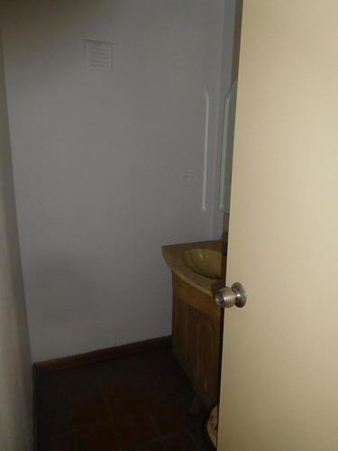 Imagen 24 de 30 de Centro Apto Para Oficina O Vivienda, Son 161 M2, (a Menos De U$s 740 X M2) A Reciclar