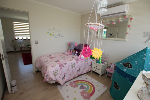 Preciosa Casa En Venta En Condominio