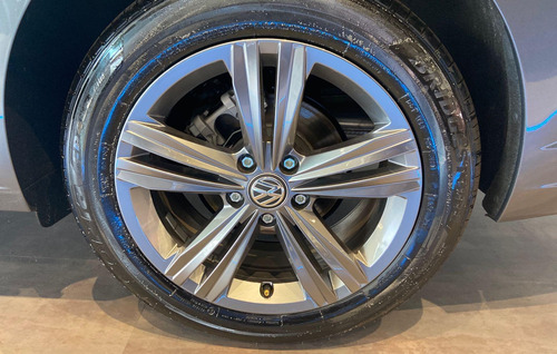 Volkswagen Jetta 1.4 250 Tsi R-line
