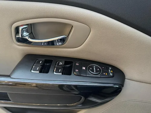 Kia Sedona 3.3 V6 EX Pack Piel 7 Pasajeros At