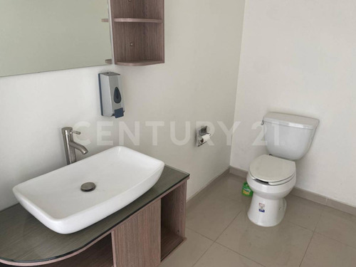 Local Comercial De 45.27m2 En Bajada De Chapultepec