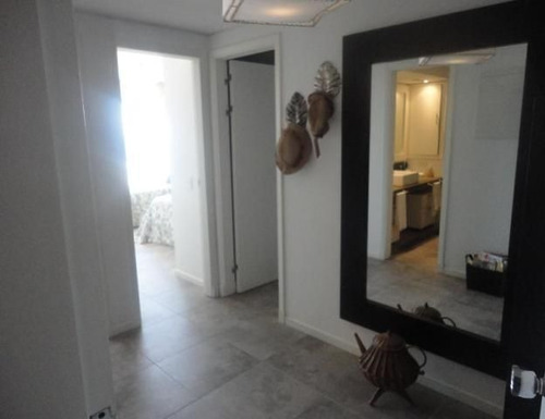 Apartamento En Venta De 3 Dormitorios En Playa Brava