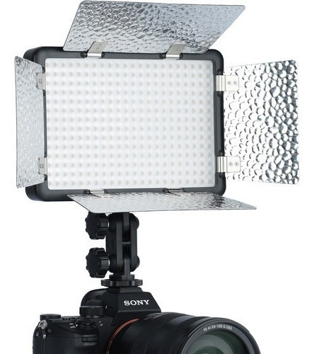 Iluminador LED Godox LF308d con sincronización de flash y fuente