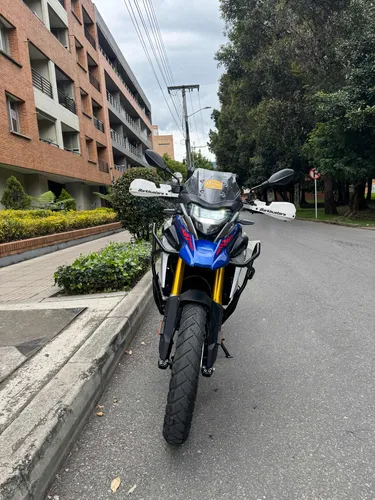 Blanco Con Azul