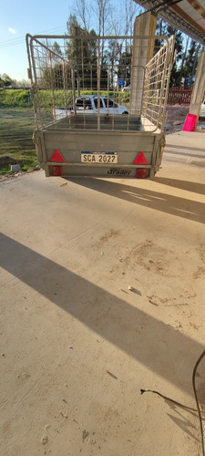Imagen 2 de 5 de Trailer Carga 750 Kg Con Jaula Como Nuevo
