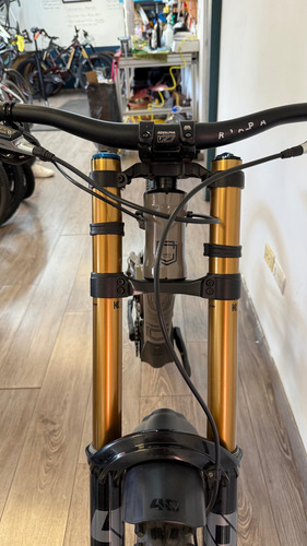 Bicicleta De Montaña Commencal Supreme V4 Café 17 " (Usado)