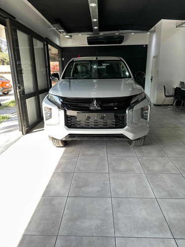 Mitsubishi L200 2.4 Di-d High Power 181cv Cuero