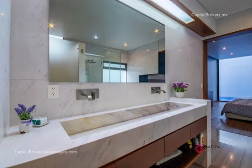 Casa De Lujo Con Alberca En Venta Zona Andares