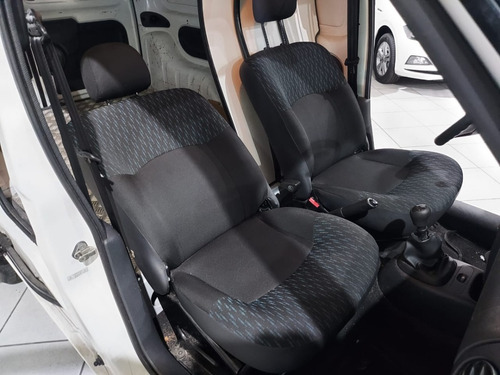 Imagem 12 de 15 de Kangoo 1.6 Express Ano 2018 Único Dono