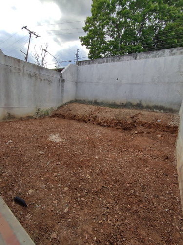 Imagen 18 de 18 de Jorge Febres Vende Town House En Colinas De Guataparo, Res. Villa Lago