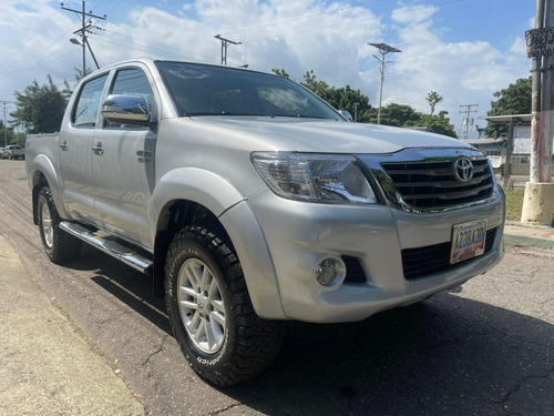 Imagen 2 de 14 de Toyota Hilux Kavak 4x4