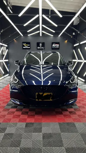Mazda 2 Hatchback Carbon Edition Modelo 2023