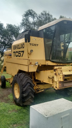 Imagen 3 de 3 de Cosechadora New Holland Tc 57 - Año 1996.