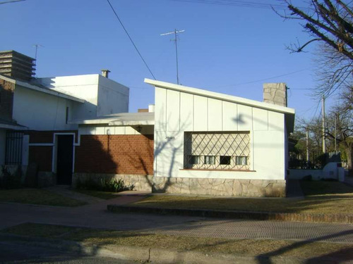 Imagen 5 de 24 de Parque Velez Sarsfield, Casa Esquina , Para Reciclar