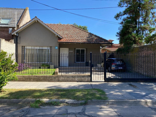 Casa En S.isi.-barrio Carreras