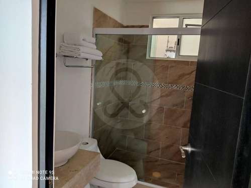 Departamento De 2 Recámaras En Av. La Rioja | 80m2 | 2 Estacionamientos